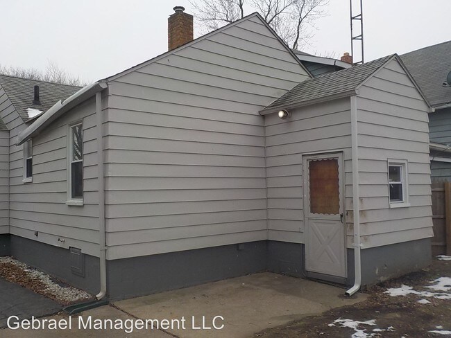 Building Photo - 1502 Lincoln Ave