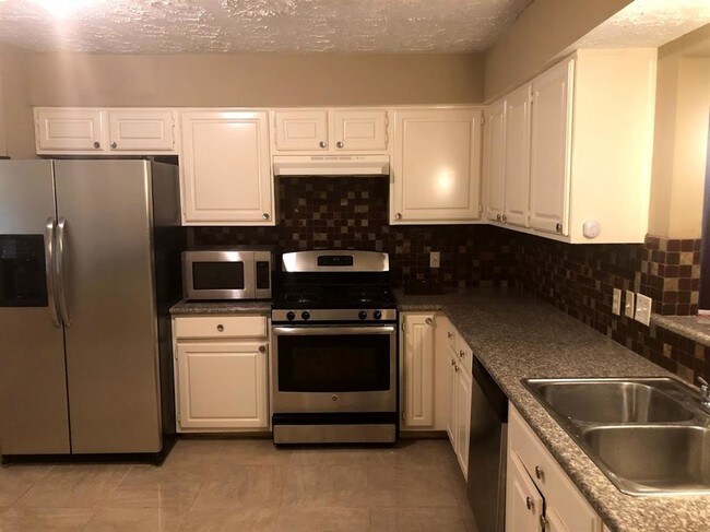 Building Photo - 18002 Glenledi Dr