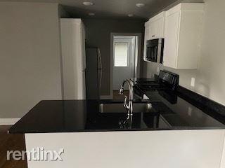 Foto principal - 3 br, 1 bath House - 2101 NW 34th Street