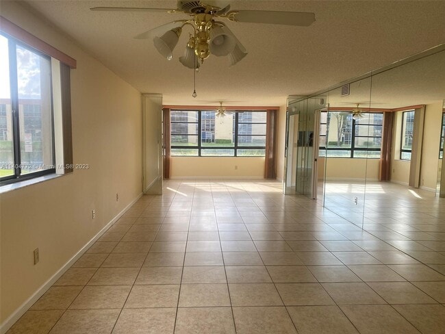 Building Photo - 10324 E Clairmont Cir