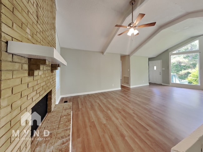 Building Photo - 3125 Cobblestone Dr