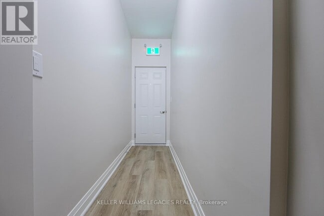 Building Photo - 12 Midvale Heights Ln