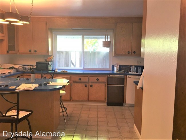 Building Photo - 2 br, 2 bath House - 305 FairHaven