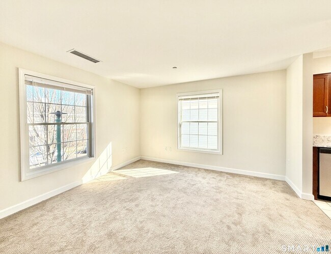 Foto del edificio - 37 Fairfield Ave