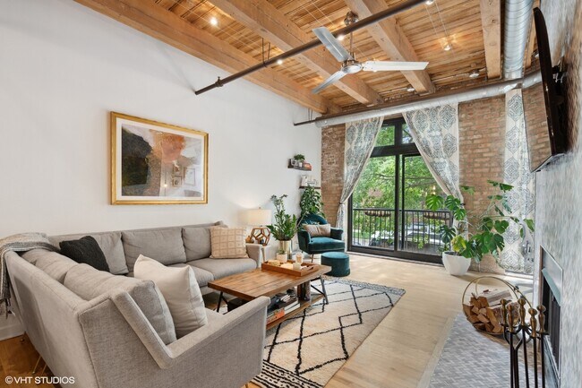 Foto del edificio - 612 N Oakley Blvd