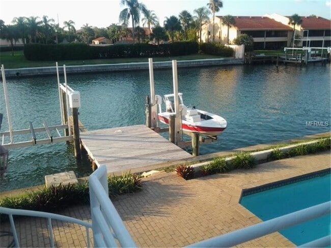 Boat Lifts & Dock - 4973 58th Ave S