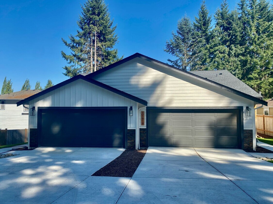 Primary Photo - Silver Lake newer construction...!!
