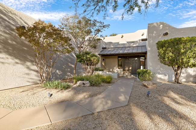 Foto del edificio - 2882 S Palmer Dr