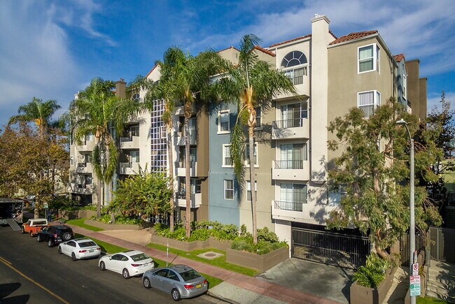 Essex Properties at Miracle Mile Apartments - Los Angeles, CA | Apartments.com