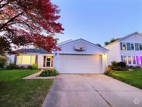 Building Photo - 540 Caren Dr