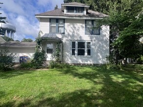 Building Photo - 1441 Plymouth Ave SE