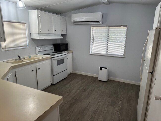 Foto del edificio - 16713 WA-302