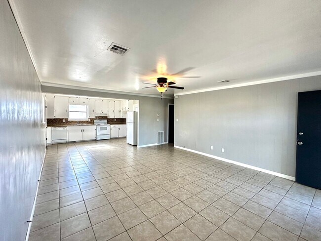 Foto del edificio - 3 bed 1 1/2 Bath House/ Braggs OK