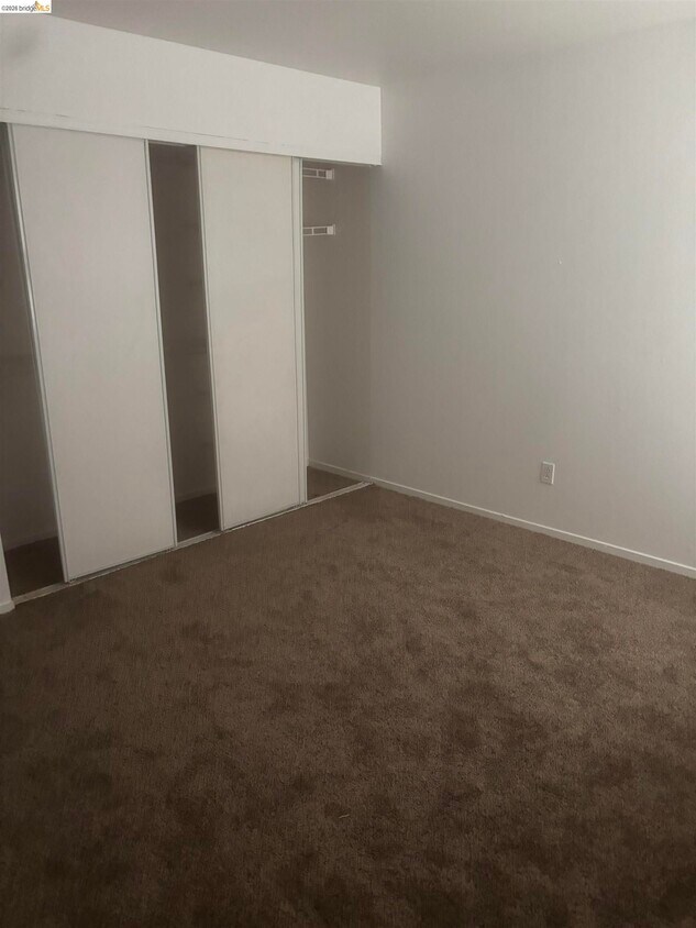 Foto del edificio - 2191 Lakeview Cir
