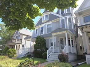 Building Photo - 2054 N Cambridge Ave