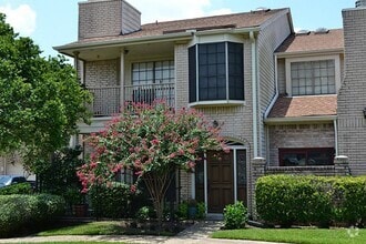 Building Photo - 800 Country Pl Dr