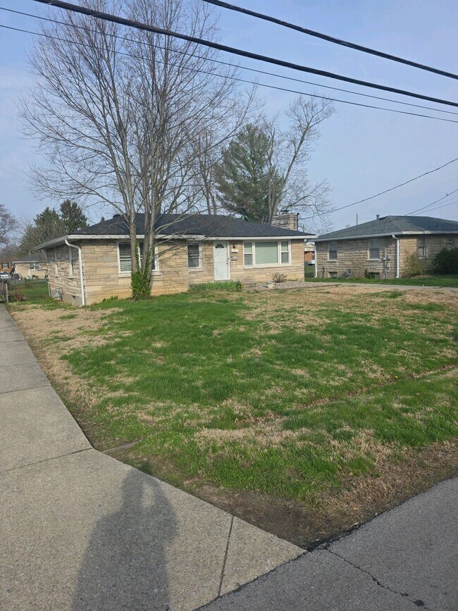 Foto del edificio - 7802 Columbine Dr