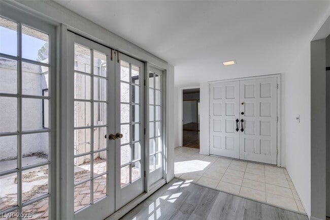 Building Photo - 3452 Pino Cir