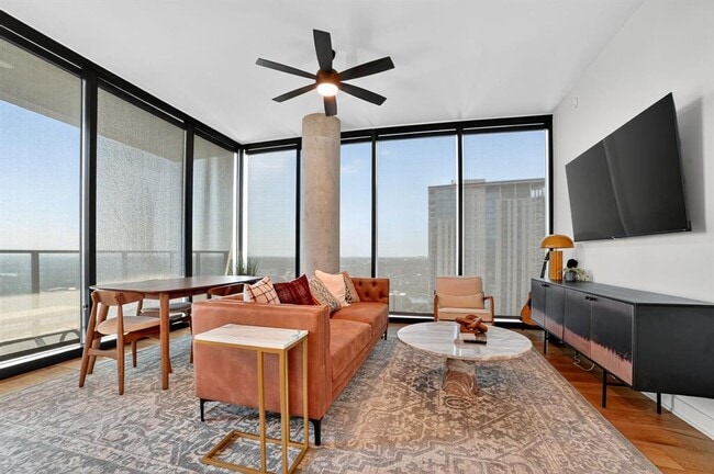 Building Photo - 84 East Ave