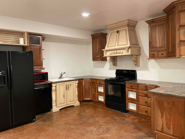 Building Photo - 9496 N Timpanogos Cove
