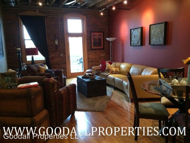 Building Photo - 1 br, 1 bath House - 301 E Court Ave #204