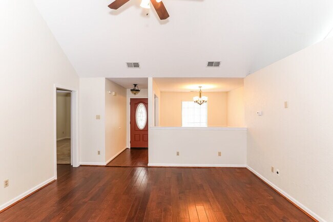 Foto del edificio - 4005 Eagle Ridge Ln