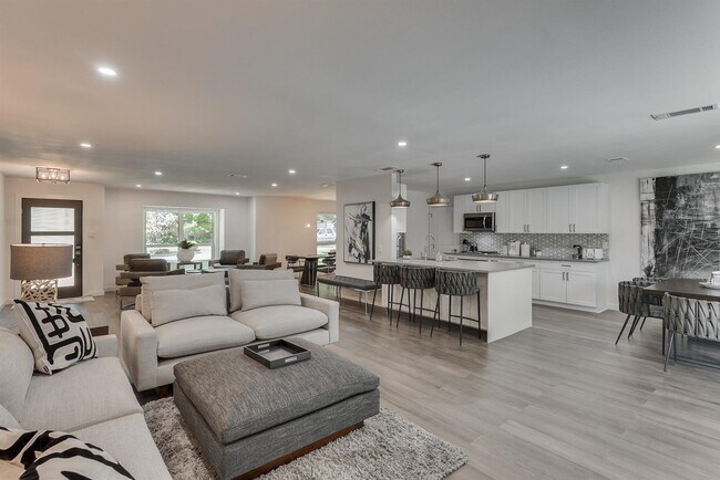 Foto del edificio - 4224 Shady Bend Dr