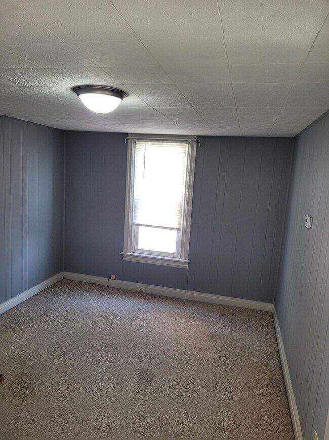 Building Photo - 132 S 5th Ave