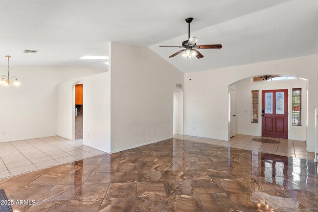 Foto del edificio - 3561 Covina Rd