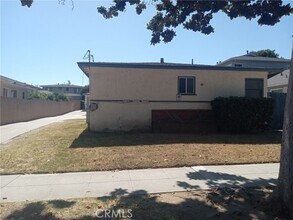 Building Photo - 713 S Almansor St