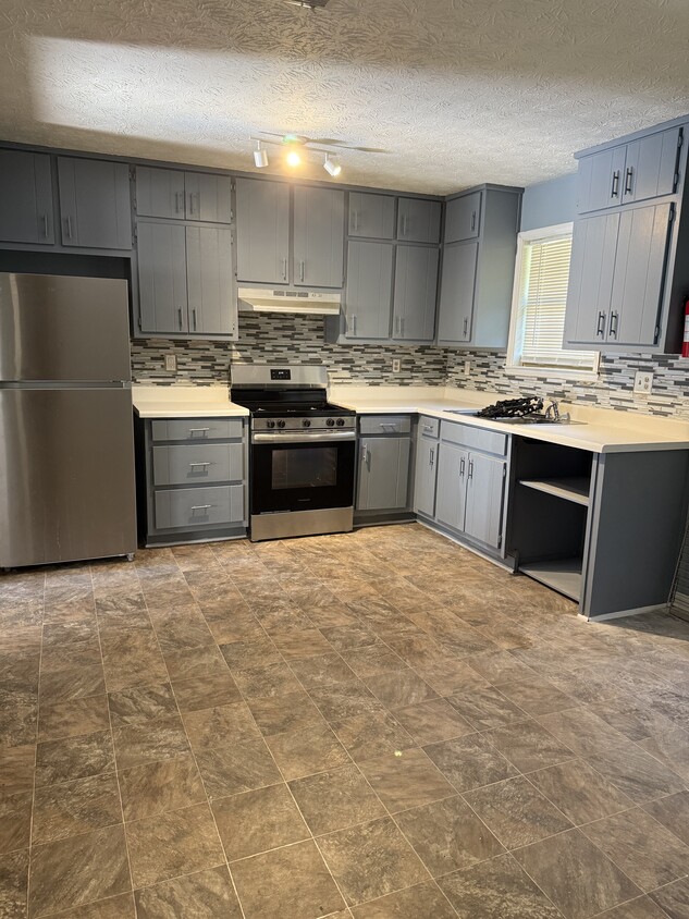 Primary Photo - 5836 N Castlegate Dr