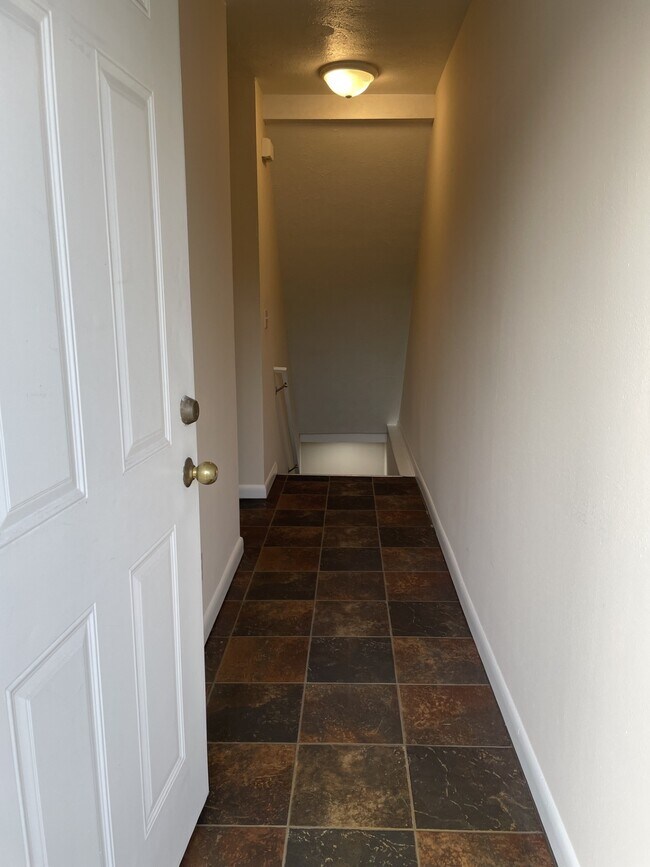 Entretenimiento - 310 Galvin Rd N