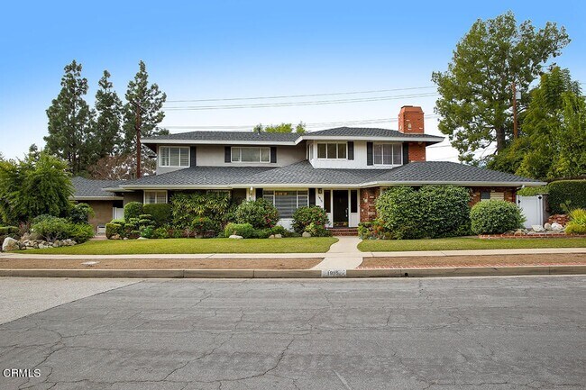 Foto del edificio - 1915 Canyon Close Rd