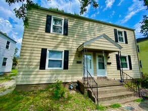 Building Photo - 1228 S Roosevelt Dr