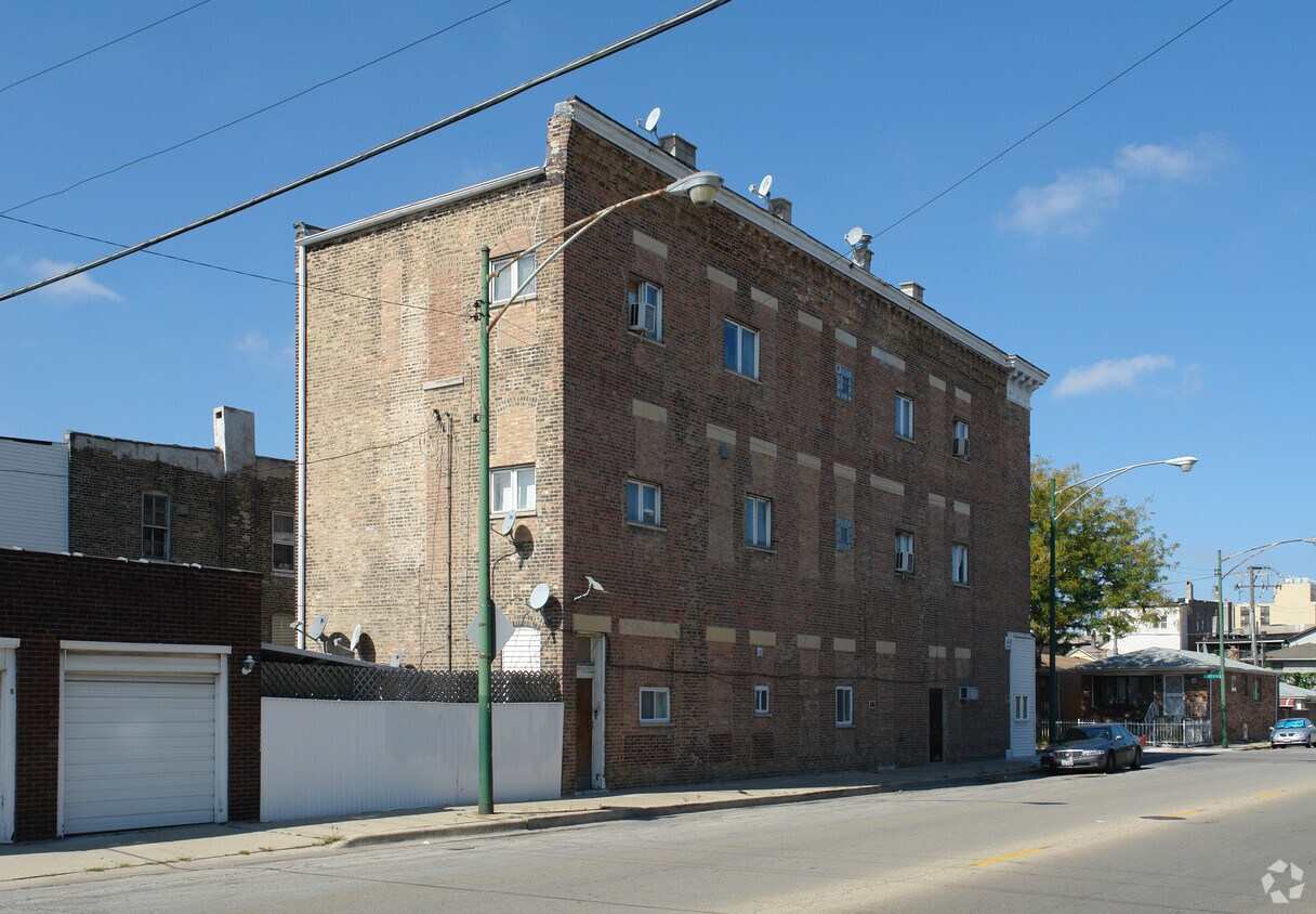 Building Photo - 445 W 27th St