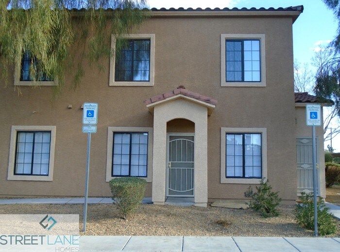 Foto principal - 2191 Hussium Hills St