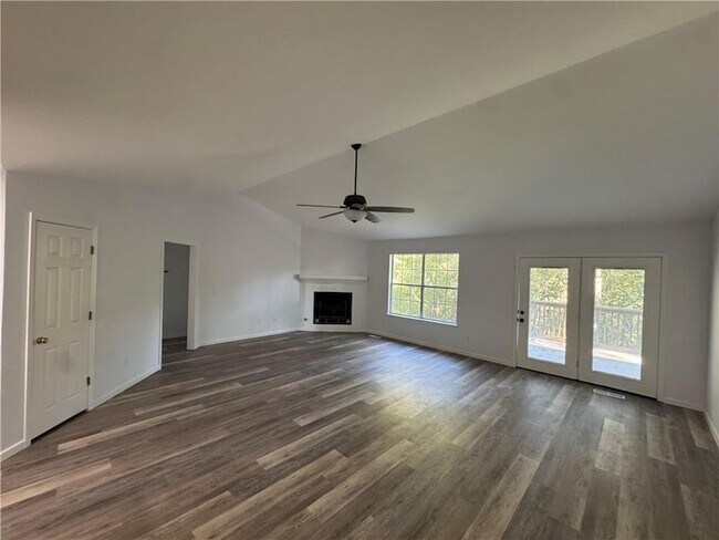 Foto del edificio - 26 Greenridge Ln