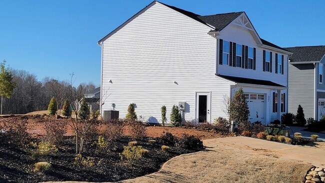 Building Photo - 207 Maggys Wy