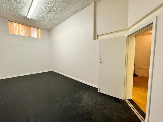Building Photo - 3 bedroom in NEW YORK NY 10007