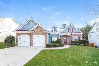 Building Photo - 654 Ivy Chase Loop