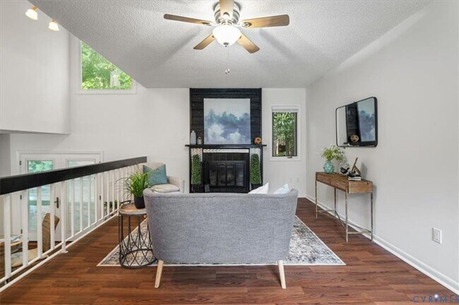Foto del edificio - 3 Bedroom Townhome in Henrico!!!