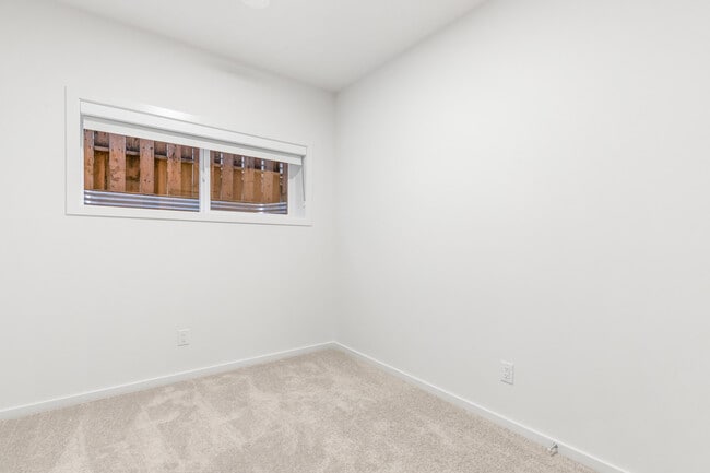 Building Photo - 16006-16103 103 Ave NW