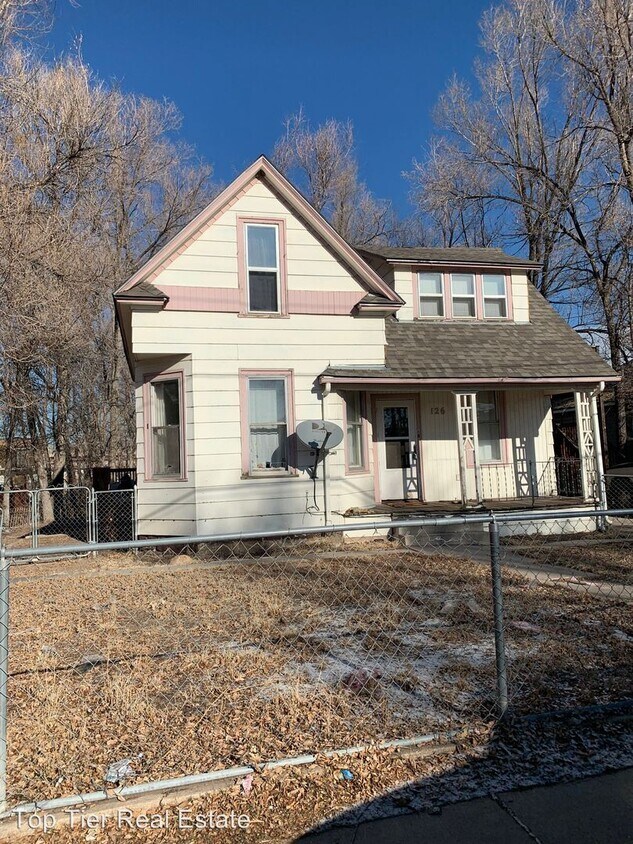 Primary Photo - 126 E Brookside St