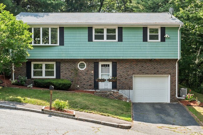 Foto del edificio - 27 Ridge Hill Ave