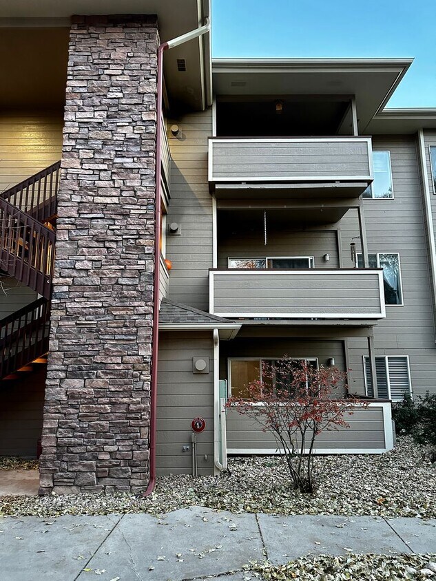 Primary Photo - 4545 Wheaton D190-199