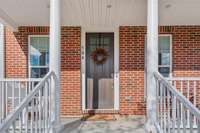 Foto del edificio - 504 Beneficial Dr