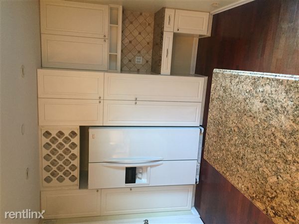 Fotografía del edificio - 995 June Rd