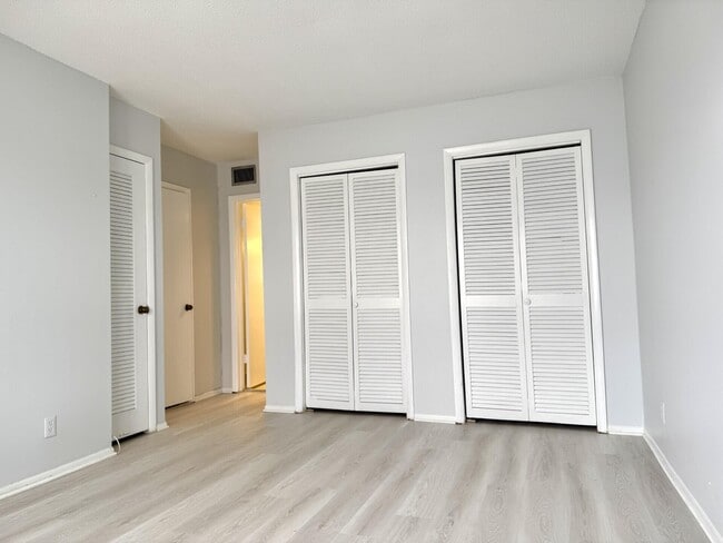 Building Photo - 53 Stratford D