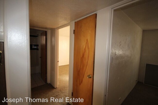 Building Photo - 80 880 N