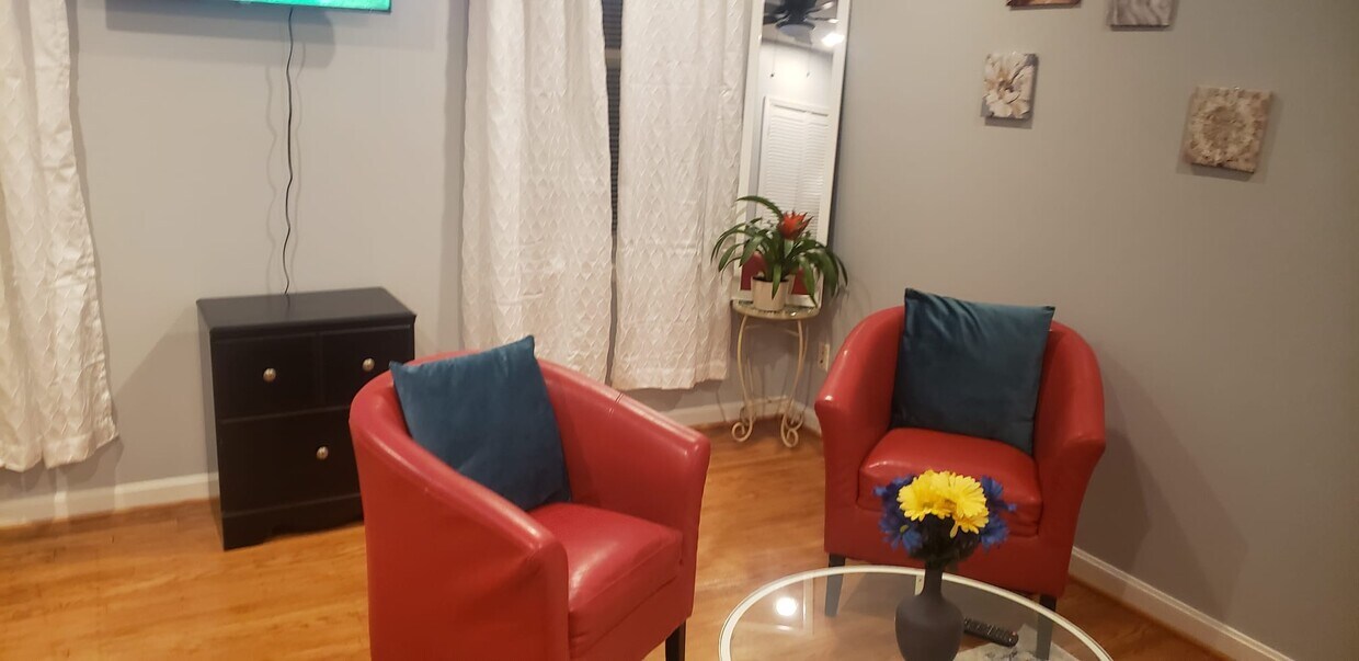 Living room/dining combo - 310 Folcroft St